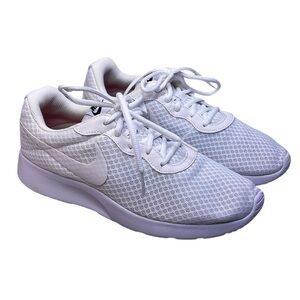 Nike Tanjun White Casual Athletic running Sneakers for finish line size US10